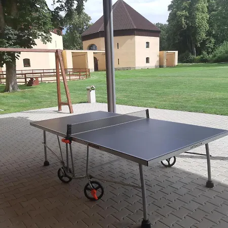 Zamecky Dvur Cernousy Guest house