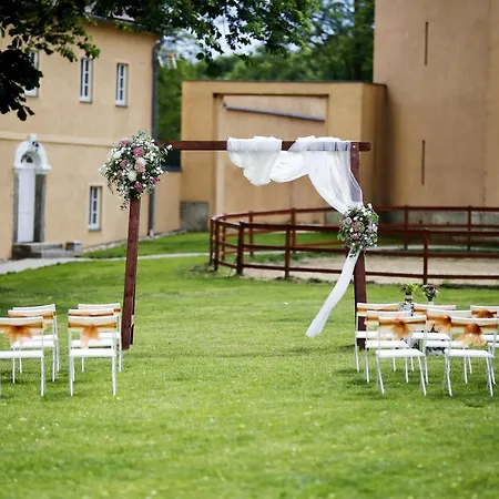 Maison d'hôtes Zamecky Dvur Cernousy 3*