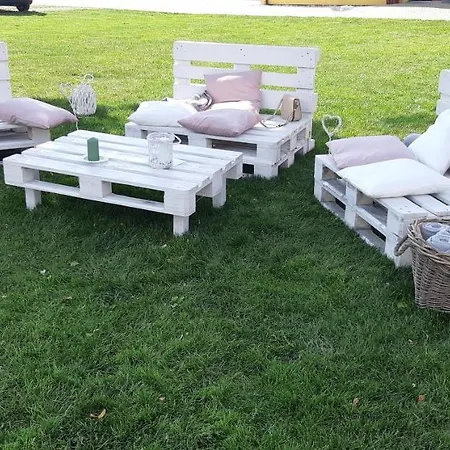 Zamecky Dvur Cernousy Πανσιόν 4*