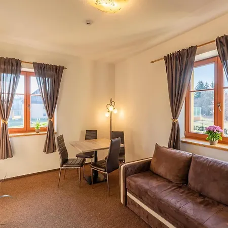 Guest house Zamecky Dvur Cernousy V Poli