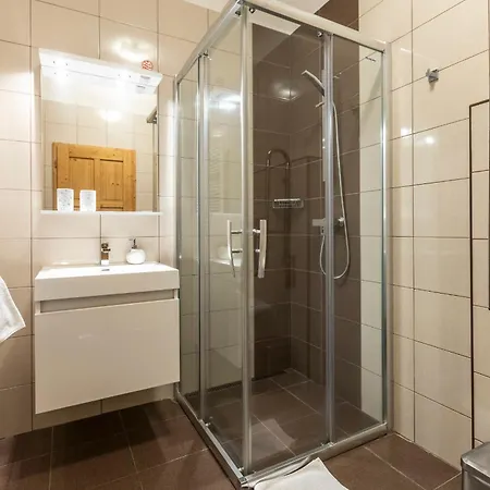 Zamecky Dvur Cernousy Pensjonat 4*