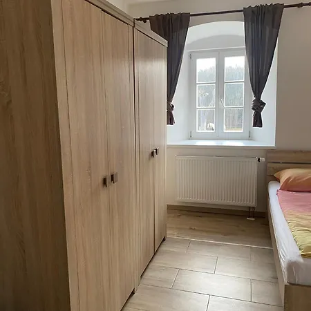 Zamecky Dvur Cernousy Guest house V Poli