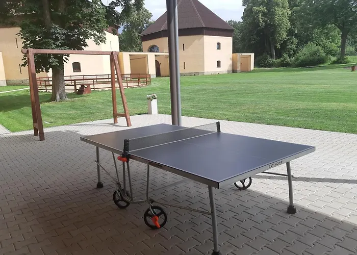 Zamecky Dvur Cernousy Gasthof
